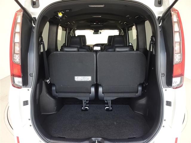 エスクァイア Ｇｉ　ブラックテーラード　衝突被害軽減システム　メモリーナビ　フルセグ　後席モニター　バックカメラ　ＥＴＣ　両側電動スライド　３列シート　ＬＥＤヘッドランプ　スマートキー　乗車定員７人（21枚目）