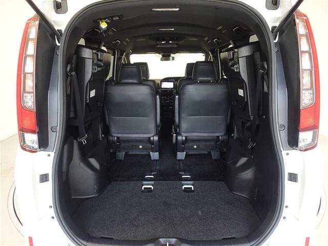 エスクァイア Ｇｉ　ブラックテーラード　衝突被害軽減システム　メモリーナビ　フルセグ　後席モニター　バックカメラ　ＥＴＣ　両側電動スライド　３列シート　ＬＥＤヘッドランプ　スマートキー　乗車定員７人（22枚目）