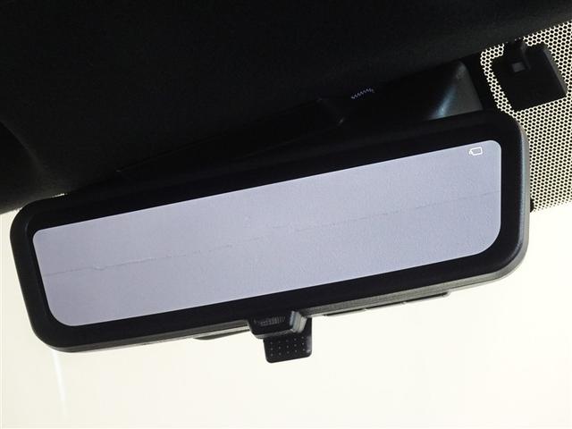 �f�W�^���C���i�[�~���[�𑕔����Ă܂��B�㕔���Ȃ̐l��傫�ȉו��Ō���̎��E���Ղ��邱�Ƃ�����܂���B