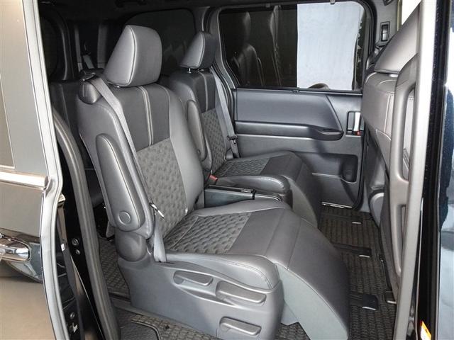 �\�t�@�[�̂悤�ȃZ�J���h�V�[�g�A�I�b�g�}���t���Ńt�@�[�X�g�N���X�̉��K���ł��B