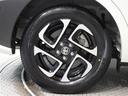 高級感と走りを引き立たせる、純正アルミを装備しています。