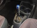 操作が楽なフロアシフトです、レバー式パーキングブレーキで足元インパネ周りもすっきりしています。