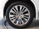 高級感と走りを引き立たせる、純正アルミを装備しています。