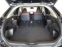セカンドシートを倒した状態です。セカンドシートは独立可倒、荷物に合わせてラゲッジスペースをアレンジできます。