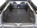 セカンドシートを倒した状態です。セカンドシートは独立可倒、荷物に合わせてラゲッジスペースをアレンジできます。