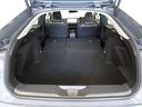 セカンドシートを倒した状態です。セカンドシートは独立可倒、荷物に合わせてラゲッジスペースをアレンジできます。