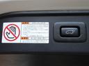 パワーバックドアを装備しています。バックドアを運転席からも開閉できます、便利ですよ。