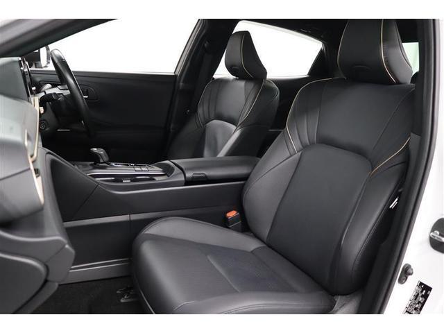 クラウンクロスオーバー Ｇレザーパッケージ　１年保証　ワンオーナー　シートエアコン　４ＷＤ　フルセグ　ミュージックプレイヤー接続可　バックカメラ　衝突被害軽減システム　ＥＴＣ　ドラレコ　ＬＥＤヘッドランプ　アイドリングストップ（18枚目）