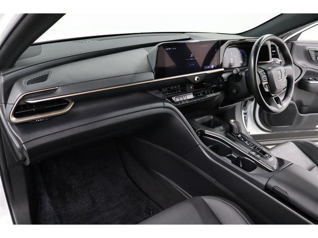 クラウンクロスオーバー Ｇレザーパッケージ　１年保証　ワンオーナー　シートエアコン　４ＷＤ　フルセグ　ミュージックプレイヤー接続可　バックカメラ　衝突被害軽減システム　ＥＴＣ　ドラレコ　ＬＥＤヘッドランプ　アイドリングストップ（21枚目）