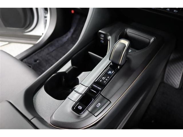 クラウンクロスオーバー Ｇレザーパッケージ　１年保証　ワンオーナー　シートエアコン　４ＷＤ　フルセグ　ミュージックプレイヤー接続可　バックカメラ　衝突被害軽減システム　ＥＴＣ　ドラレコ　ＬＥＤヘッドランプ　アイドリングストップ（25枚目）