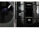 電動パーキングブレーキを搭載。スイッチ操作でパーキングブレーキを作動・解除することが可能ですので、操作の力が不要ですよ♪