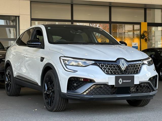 アルカナ エスプリ　アルピーヌ　Ｅ－テックフルハイブリッド　当店デモカー　新車保証付　９．３インチマルチメディアＥＡＳＹＬＩＮＫ・全周囲カメラ・バックモニター・スマートキー・ステアリングヒーター（6枚目）