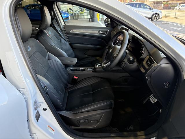 アルカナ エスプリ　アルピーヌ　Ｅ－テックフルハイブリッド　当店デモカー　新車保証付　９．３インチマルチメディアＥＡＳＹＬＩＮＫ・全周囲カメラ・バックモニター・スマートキー・ステアリングヒーター（11枚目）