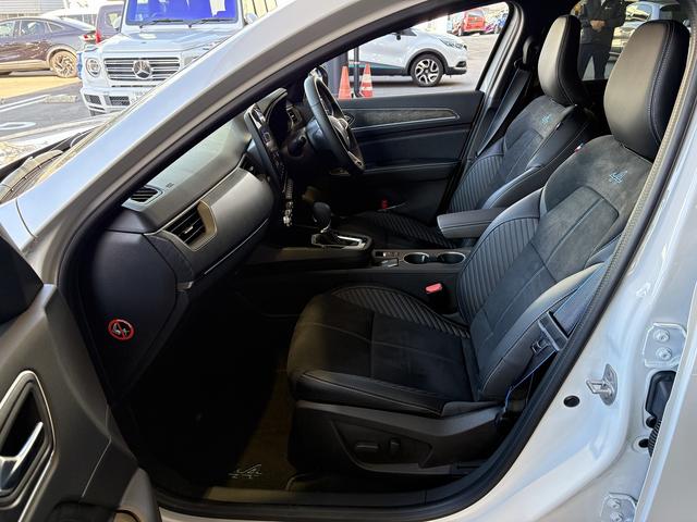 アルカナ エスプリ　アルピーヌ　Ｅ－テックフルハイブリッド　当店デモカー　新車保証付　９．３インチマルチメディアＥＡＳＹＬＩＮＫ・全周囲カメラ・バックモニター・スマートキー・ステアリングヒーター（13枚目）