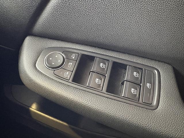 ���m�[�����@�O�X�Q�|�S�U�P�|�O�X�X�X�@�V�Ԃ������ɔ̔����Ă���܂��B