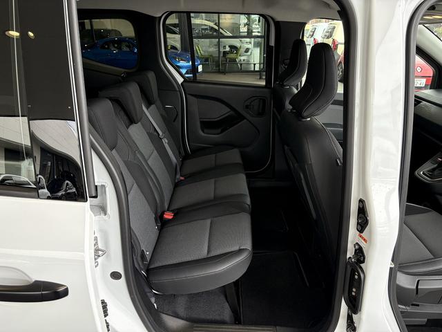 ���S�����ł́A���m�[�̓��{�������f���ł͏��ƂȂ�G�}�[�W�F���V�[���[���L�[�v�A�V�X�g�A�u���C���h�X�|�b�g�C���^�[�x���V�������܂ށA���ʂȐ�i�̉^�]�E���Ԏx���V�X�e����������B