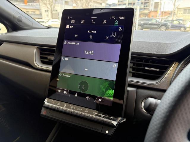 �G�N�X�e���A�́A���_���ōۗ��V�������m�[�f�U�C�����̗p�B