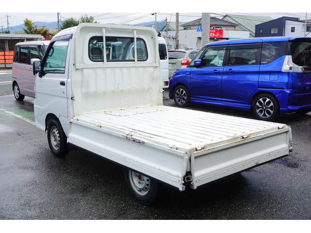 ハイゼットトラック スペシャル　農用パック　エアコン　パワステ　ラジオ　５速マニュアル車（15枚目）