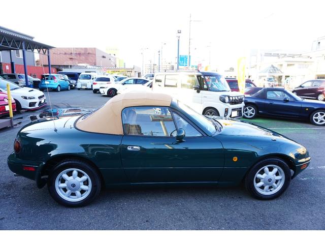 ユーノスロードスター Ｖスペシャル　５速マニュアル車　パワステ　パワーウインド　タイミングベルト交換済　純正１４インチホイール　幌新品　スペアタイヤ（13枚目）