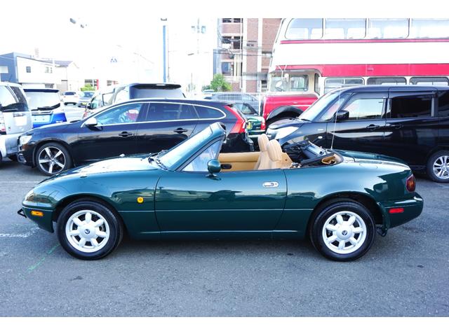 ユーノスロードスター Ｖスペシャル　５速マニュアル車　パワステ　パワーウインド　タイミングベルト交換済　純正１４インチホイール　幌新品　スペアタイヤ（17枚目）