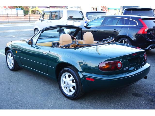 ユーノスロードスター Ｖスペシャル　５速マニュアル車　パワステ　パワーウインド　タイミングベルト交換済　純正１４インチホイール　幌新品　スペアタイヤ（18枚目）