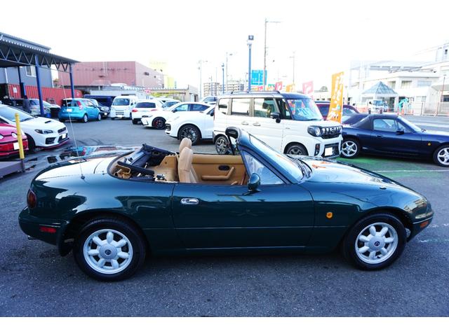 ユーノスロードスター Ｖスペシャル　５速マニュアル車　パワステ　パワーウインド　タイミングベルト交換済　純正１４インチホイール　幌新品　スペアタイヤ（21枚目）