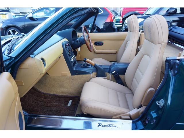 ユーノスロードスター Ｖスペシャル　５速マニュアル車　パワステ　パワーウインド　タイミングベルト交換済　純正１４インチホイール　幌新品　スペアタイヤ（32枚目）