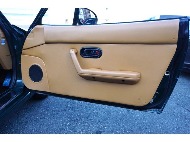 ユーノスロードスター Ｖスペシャル　５速マニュアル車　パワステ　パワーウインド　タイミングベルト交換済　純正１４インチホイール　幌新品　スペアタイヤ（45枚目）