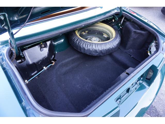 ユーノスロードスター Ｖスペシャル　５速マニュアル車　パワステ　パワーウインド　タイミングベルト交換済　純正１４インチホイール　幌新品　スペアタイヤ（49枚目）