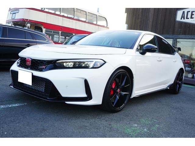 シビック タイプＲ　登録済未使用車　走行距離１０Ｋｍ　６速マニュアル車　バックカメラ　ナビフルセグＴＶ　Ｂｌｕｅｔｏｏｔｈ　ＥＴＣ　純正１９インチホイール（13枚目）