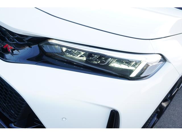 シビック タイプＲ　登録済未使用車　走行距離１０Ｋｍ　６速マニュアル車　バックカメラ　ナビフルセグＴＶ　Ｂｌｕｅｔｏｏｔｈ　ＥＴＣ　純正１９インチホイール（20枚目）