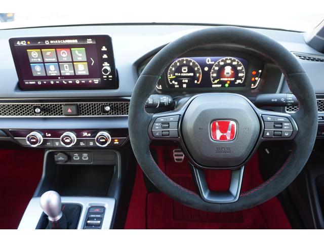 シビック タイプＲ　登録済未使用車　走行距離１０Ｋｍ　６速マニュアル車　バックカメラ　ナビフルセグＴＶ　Ｂｌｕｅｔｏｏｔｈ　ＥＴＣ　純正１９インチホイール（44枚目）