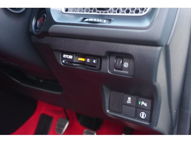 シビック タイプＲ　登録済未使用車　走行距離１０Ｋｍ　６速マニュアル車　バックカメラ　ナビフルセグＴＶ　Ｂｌｕｅｔｏｏｔｈ　ＥＴＣ　純正１９インチホイール（53枚目）