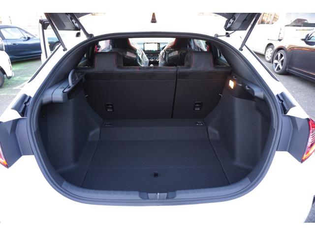 シビック タイプＲ　登録済未使用車　走行距離１０Ｋｍ　６速マニュアル車　バックカメラ　ナビフルセグＴＶ　Ｂｌｕｅｔｏｏｔｈ　ＥＴＣ　純正１９インチホイール（63枚目）