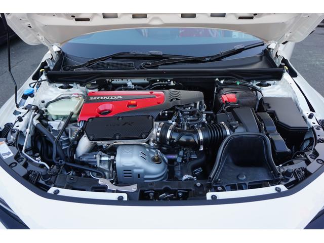 シビック タイプＲ　登録済未使用車　走行距離１０Ｋｍ　６速マニュアル車　バックカメラ　ナビフルセグＴＶ　Ｂｌｕｅｔｏｏｔｈ　ＥＴＣ　純正１９インチホイール（66枚目）