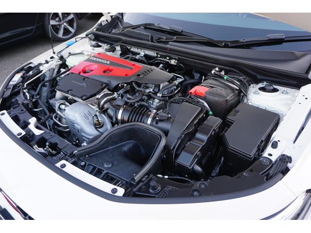 シビック タイプＲ　登録済未使用車　走行距離１０Ｋｍ　６速マニュアル車　バックカメラ　ナビフルセグＴＶ　Ｂｌｕｅｔｏｏｔｈ　ＥＴＣ　純正１９インチホイール（67枚目）