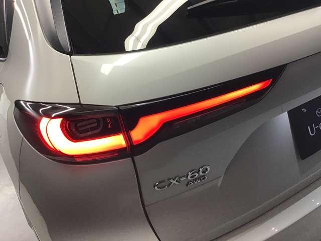 ＣＸ－６０ ３．３　ＸＤハイブリッド　プレミアム　スポーツ　ディーゼルタ　ＳＤナビ　３６０°モニター　ＥＴＣ　シートヒータ　ダブルサンルーフ　シートヒー　レーダークルコン　ＬＥＤヘッドライト　パワーシート　スマートキー　フルオートエアコン　４ＷＤ　レザーシート　ＡＢＳ（13枚目）