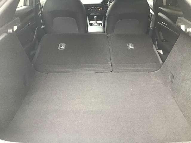 MAZDA3ファストバック 20S TRGSEL レザーシート Pシート フルセグTV レーダークルーズ LEDヘッドライト キーレス 衝突被害軽減ブレーキ シートヒーター スマートキー バックカメラ ETC アイドリングストップ ナビTV 4WD(14枚目)