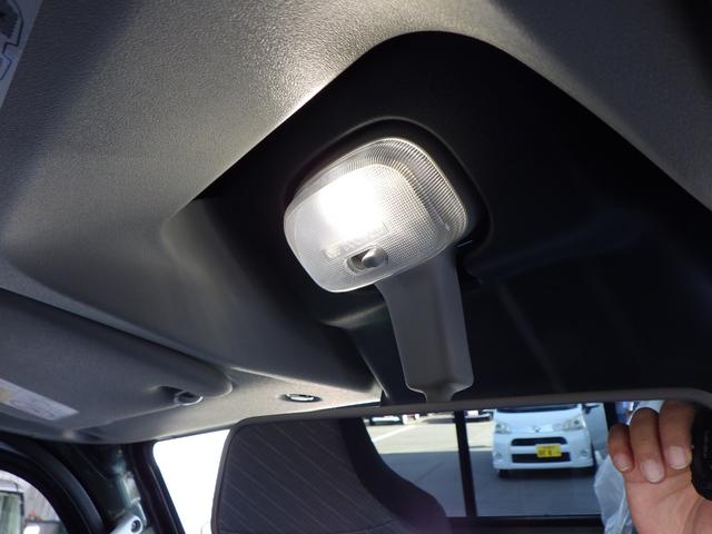 スーパーキャリイ Ｘリミテッド　電動格納ミラー・後期型　ワンタッチ切替式４ＷＤ　ＬＥＤヘッドライト＆フォグランプ　パワーウインド　キーレス　リアゲートチェーン　ＬＥＤ作業灯　オーバーヘッドシェルフ　２スピーカー　鳥居アングルゴム（31枚目）