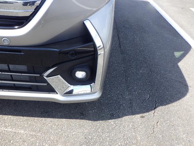 スペーシアカスタム ハイブリッドＸＳ　４ｋｍ　届出済未使用車　左右後部座席シートオットマン　両側電動スライド　ＬＥＤヘッドライト＆フォグ　ヘッドアップディスプレイ　２シートヒーター　室内サーキュレータ　左右リアドアロールサンシェード（12枚目）