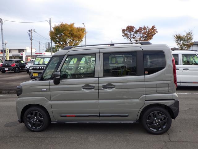 スペーシアギア 　純正９インチ全方位モニター付メモリーナビ　ブルートゥース　ＵＳＢ　スマホ対応・アップルカープレイ・アンドロイドオート対応ディスプレイオーディオ　ステリモスイッチ　届出済未使用車（9枚目）