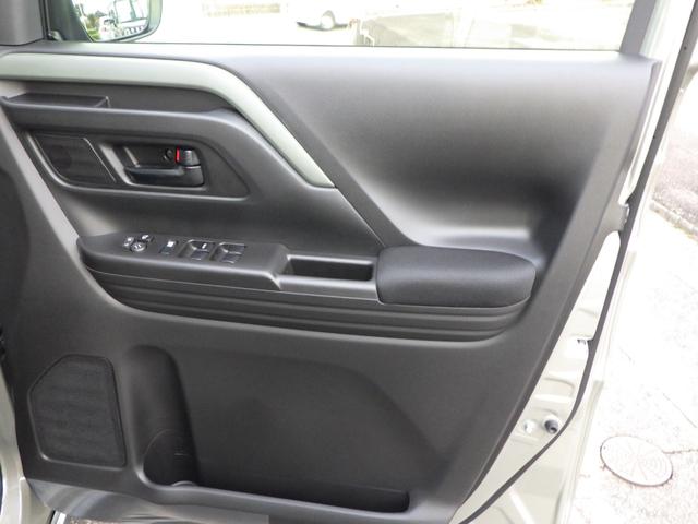 スペーシアギア 　純正９インチ全方位モニター付メモリーナビ　ブルートゥース　ＵＳＢ　スマホ対応・アップルカープレイ・アンドロイドオート対応ディスプレイオーディオ　ステリモスイッチ　届出済未使用車（24枚目）