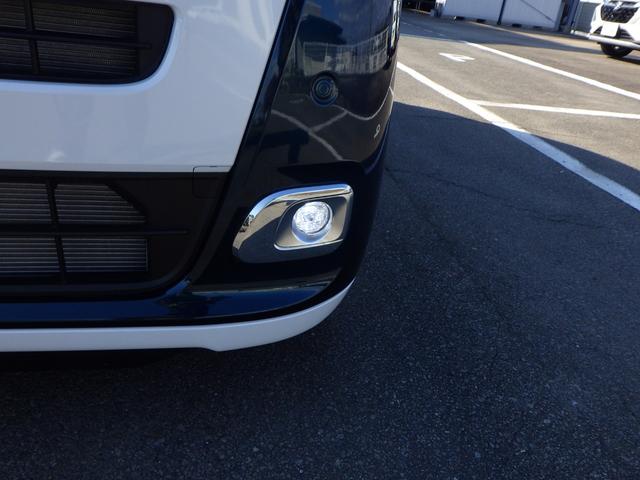 ムーヴキャンバス ストライプスＧ　シャイニングホワイト／レーザーブルー　３ｋｍ・届出済未使用車　ＬＥＤヘッドライト＆フォグランプ　両側電動スライドドア　２シートヒーター　バックカメラ＆ステリモ　純正フロアマット＆サイドバイザー（12枚目）