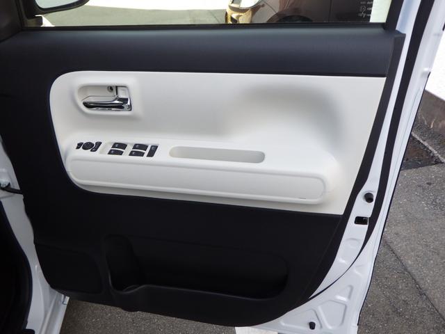 ムーヴキャンバス ストライプスＧ　シャイニングホワイト／レーザーブルー　３ｋｍ・届出済未使用車　ＬＥＤヘッドライト＆フォグランプ　両側電動スライドドア　２シートヒーター　バックカメラ＆ステリモ　純正フロアマット＆サイドバイザー（23枚目）