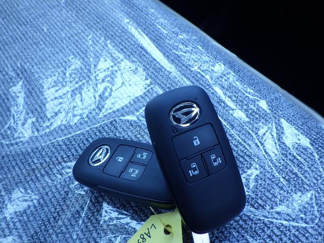 ムーヴキャンバス ストライプスＧ　シャイニングホワイト／レーザーブルー　３ｋｍ・届出済未使用車　ＬＥＤヘッドライト＆フォグランプ　両側電動スライドドア　２シートヒーター　バックカメラ＆ステリモ　純正フロアマット＆サイドバイザー（56枚目）