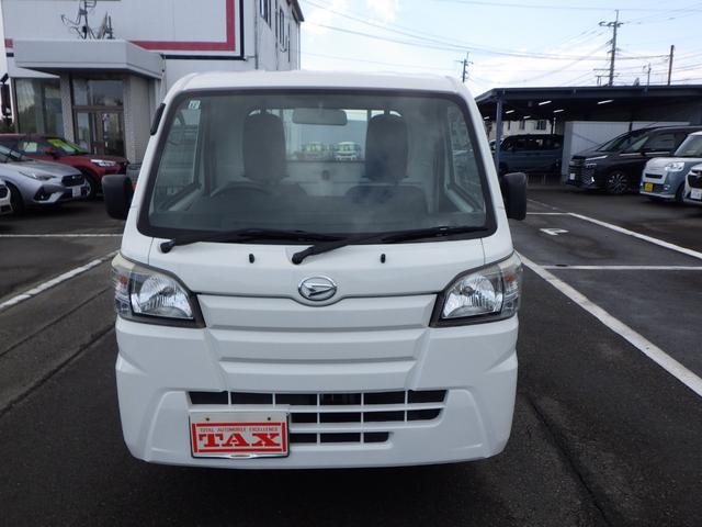 ハイゼットトラック スタンダード　６１４９１ｋｍ　有効車検期限８／１２　ワンタッチボタン式パートタイム４ＷＤ　ＡＣ　ＰＳ　ヘッドライトレベライザー　荷台ゴムマット　三方開プロテクターゴム　鳥居ゲートゴム　リアゲートチェーン（2枚目）