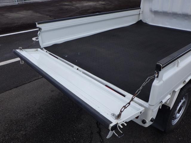 ハイゼットトラック スタンダード　６１４９１ｋｍ　有効車検期限８／１２　ワンタッチボタン式パートタイム４ＷＤ　ＡＣ　ＰＳ　ヘッドライトレベライザー　荷台ゴムマット　三方開プロテクターゴム　鳥居ゲートゴム　リアゲートチェーン（14枚目）