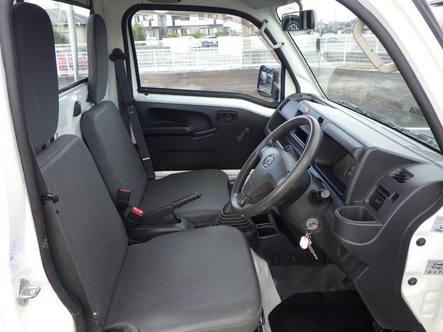 ハイゼットトラック スタンダード　６１４９１ｋｍ　有効車検期限８／１２　ワンタッチボタン式パートタイム４ＷＤ　ＡＣ　ＰＳ　ヘッドライトレベライザー　荷台ゴムマット　三方開プロテクターゴム　鳥居ゲートゴム　リアゲートチェーン（19枚目）