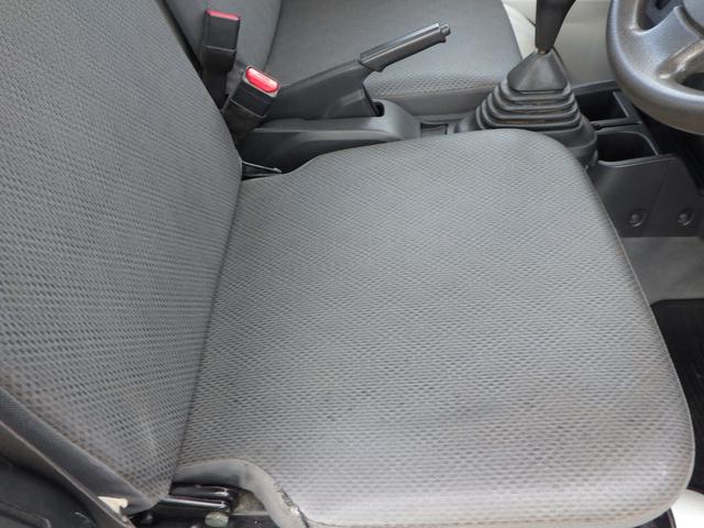ハイゼットトラック スタンダード　６１４９１ｋｍ　有効車検期限８／１２　ワンタッチボタン式パートタイム４ＷＤ　ＡＣ　ＰＳ　ヘッドライトレベライザー　荷台ゴムマット　三方開プロテクターゴム　鳥居ゲートゴム　リアゲートチェーン（20枚目）