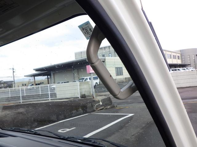 ハイゼットトラック スタンダード　６１４９１ｋｍ　有効車検期限８／１２　ワンタッチボタン式パートタイム４ＷＤ　ＡＣ　ＰＳ　ヘッドライトレベライザー　荷台ゴムマット　三方開プロテクターゴム　鳥居ゲートゴム　リアゲートチェーン（23枚目）